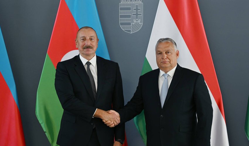 Orban İlham Əliyevə zəng edib