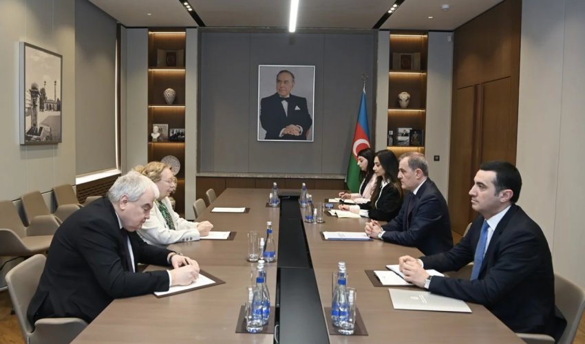 Ceyhun Bayramov Tatyana Valova ilə görüşüb