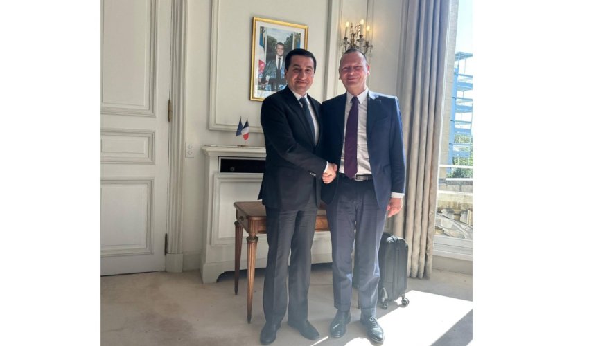 Hikmət Hacıyev Parisdə Makronun müşaviri ilə ikitərəfli əlaqələri müzakirə edib