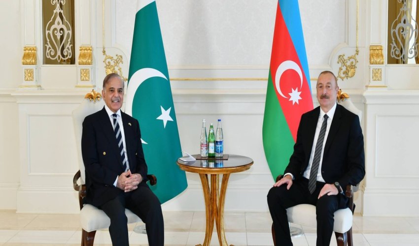 
Prezident İlham Əliyev Şahbaz Şərifi təbrik edib