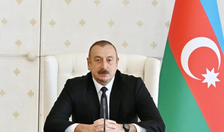 İlham Əliyev Yunanıstan Prezidentini milli bayram münasibətilə təbrik edib