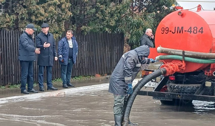 Bəzi yerlərdə kollektorlarda problemlər yaranıb, icra başçıları qəza baş vermiş ərazilərə gedib