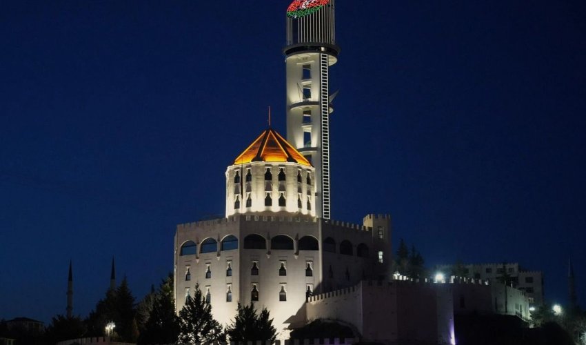 На башню Республики в Анкаре спроецировали флаг Азербайджана