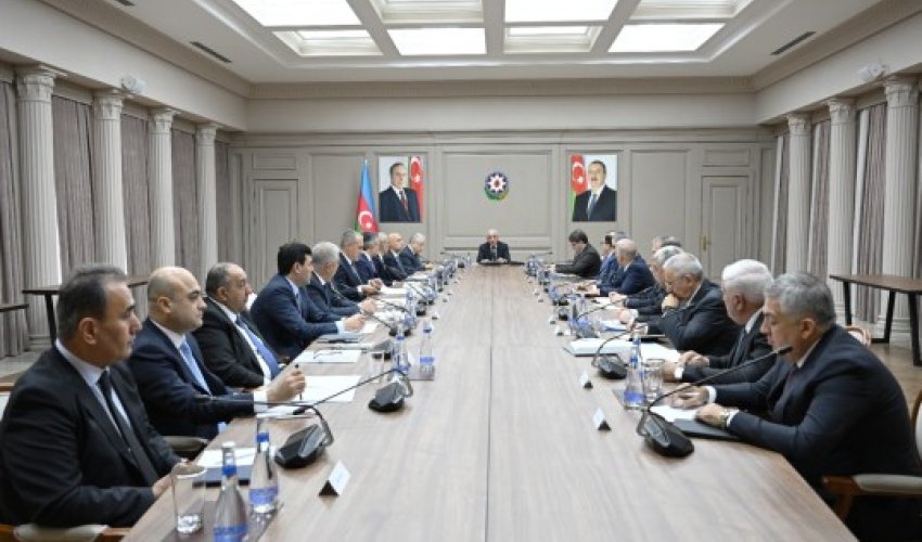 Совещание у Али Асадова