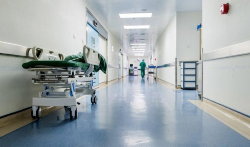 Oğlunun toyunda başına aqlay daşı düşən ata ölüb