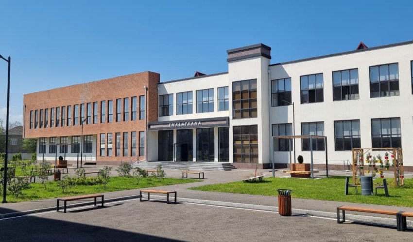 Niyə biz hələ də diplomun arxasınca qaçırıq?