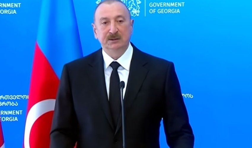 Президент Азербайджана: Ведутся работы по расширению транспортных коридоров