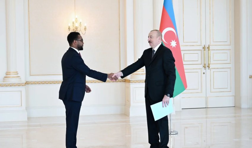 Prezident yeni səfirləri qəbul edib