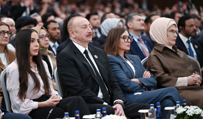 Prezident ailəsi ilə Antalyada tədbirdə