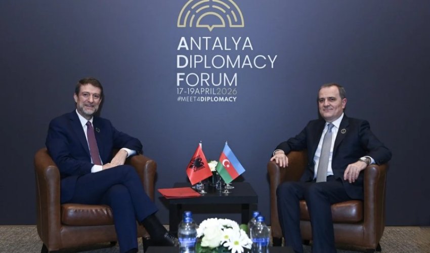 Bayramov albaniyalı həmkarı iləgörüşdü