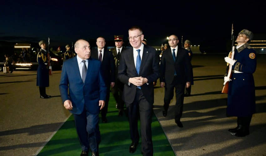 Latviya Prezidenti Azərbaycana rəsmi səfərə gəlib