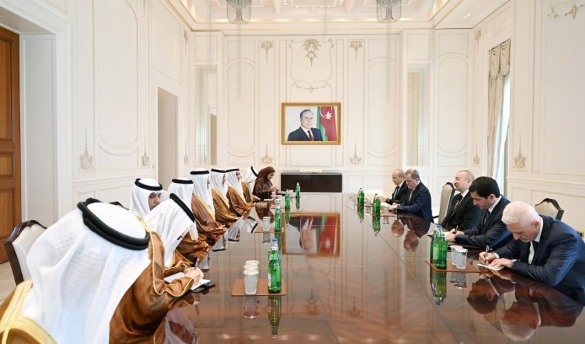 Əliyev BƏƏ nümayəndə heyətini qəbul edib
