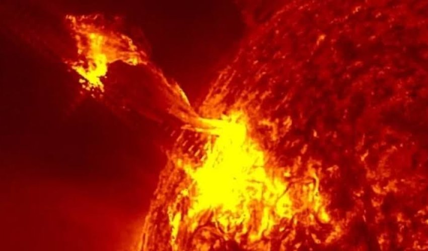 Günəşdə güclü partlayış olub