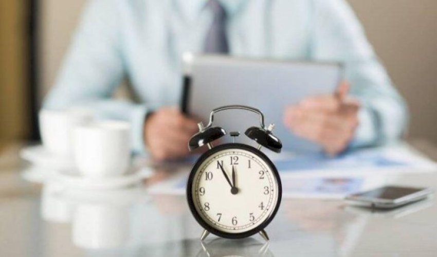 Azərbaycanda saatlıq əməkhaqqı sisteminə keçid müzakirə olunur &ndash; deputat