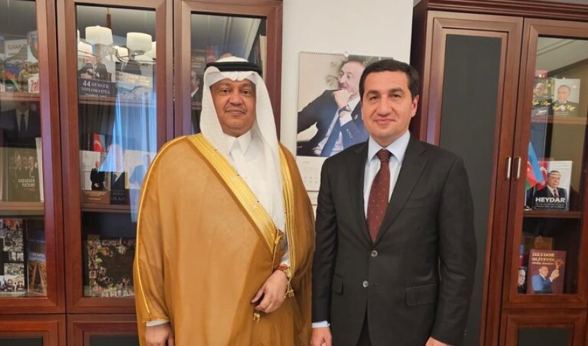 Hikmət Hacıyev Səudiyyə Ərəbistanı səfiri ilə görüşüb