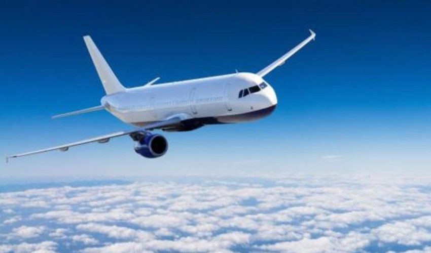 Novosibirskdən Bakıya uçan təyyarə Qazaxıstana təcili eniş edib