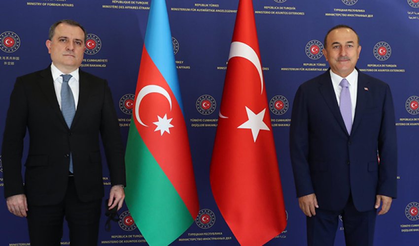 Ceyhun Bayramov Çavuşoğluya dəstəyini ifadə edib