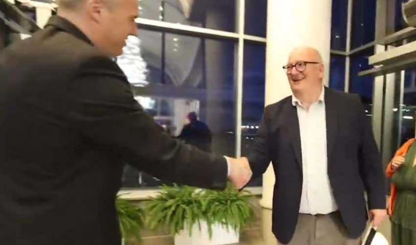 
Böyük Britaniyanın yeni səfiri Azərbaycana gəlib
