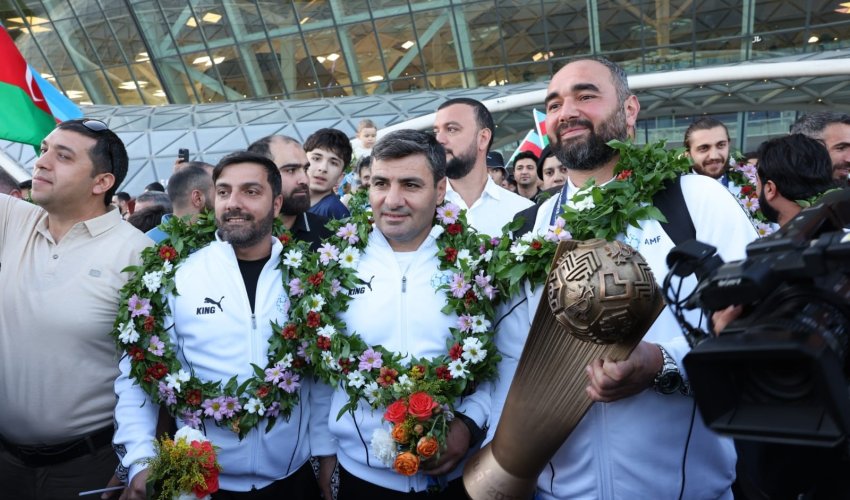 Avropa çempionu olan Azərbaycanın minifutbol yığması Vətənə qayıdıb