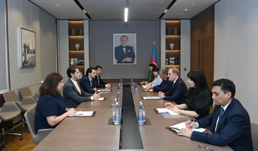 Ceyhun Bayramov Ben Bləklə TRIPP layihəsinin icrasını müzakirə edib