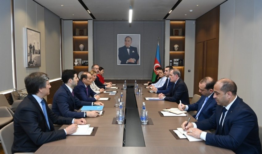 Ceyhun Bayramov Bağdad Amreyevin rəhbərlik etdiyi nümayəndə heyətini qəbul edib