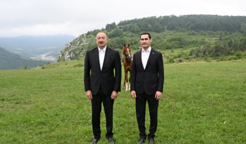 Карабахский скакун для президента Туркменистана
