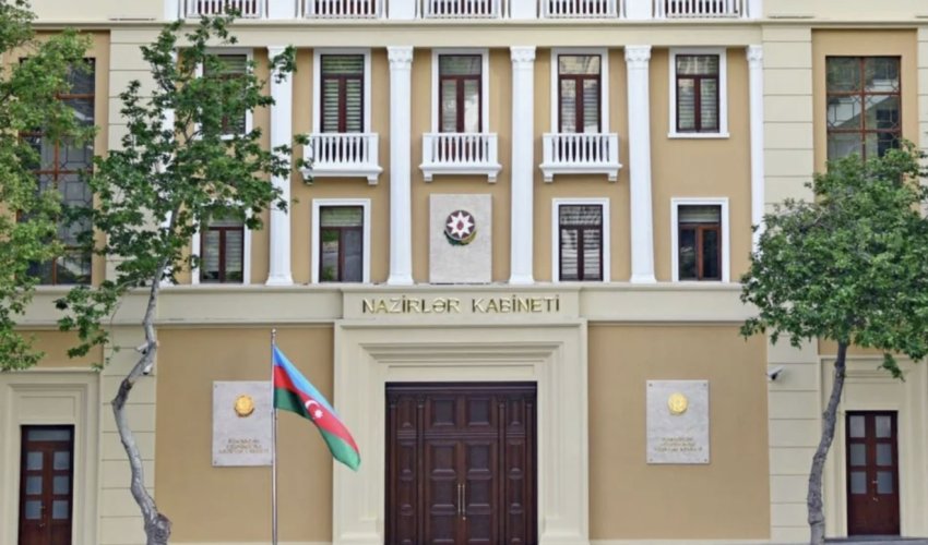Азербайджан продлил особый карантинный режим до 1 октября