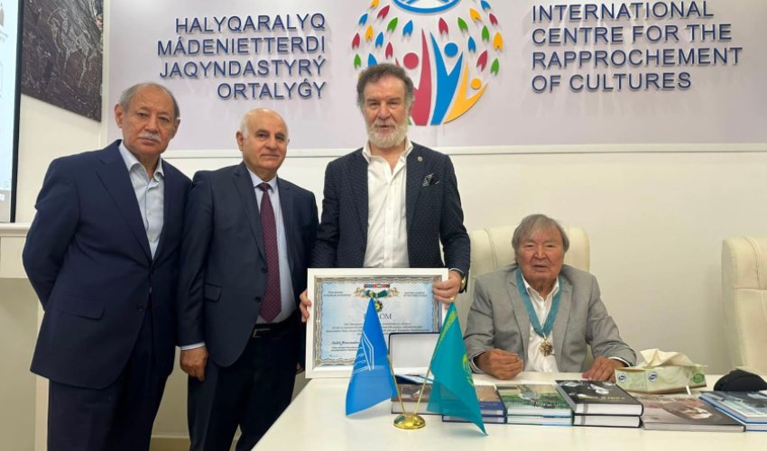 Azərbaycanlı rəssam Rəfiq Əziz dünya rekordçusu elan edilib
