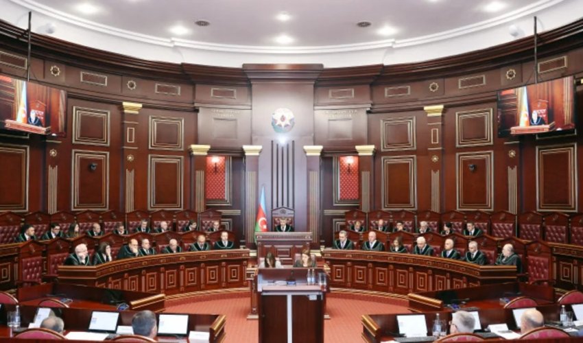 Ali Məhkəmə Plenumu iki qərar qəbul edib