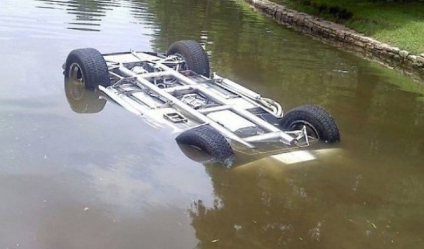 Xaçmazda avtomobil su hovuzuna düşüb, 69 yaşlı sürücü ölüb