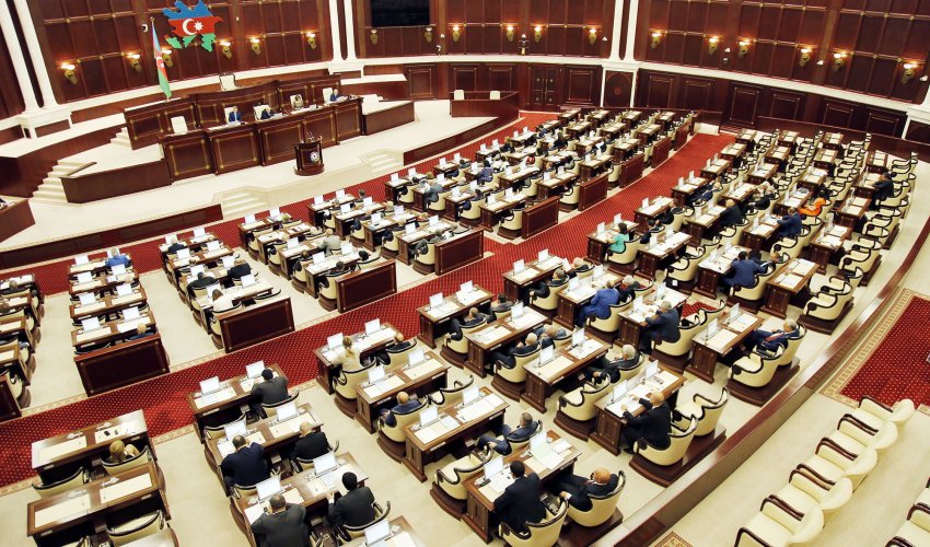 Milli Məclisin növbədənkənar sessiyası başa çatıb