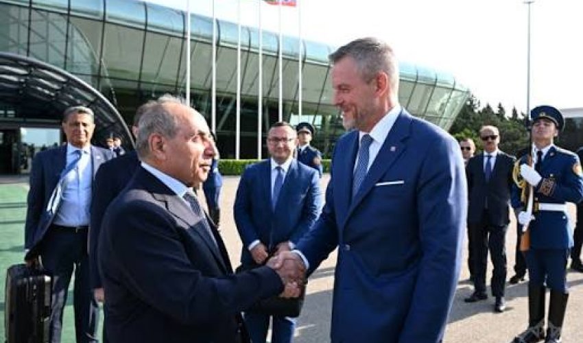 Визит президента Словакии в Азербайджан завершился