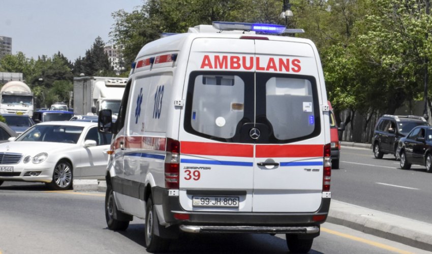 TƏBİB: Küləkli hava ilə bağlı Bakıda iki nəfər xəsarət alıb