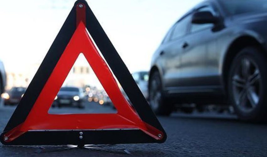 Qaxda yol qəzası olub, ölən və xəsarət alanlar var