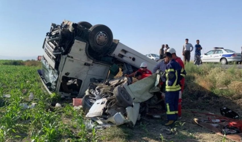 İranda ağır yol qəzasında 6 nəfər ölüb
