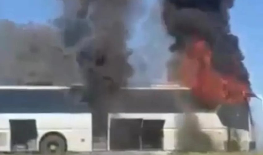 Qazaxıstanda sərnişin avtobusu yanıb
