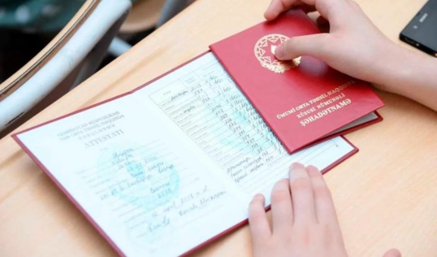Bakıda 4 490 nəfər məktəbi fərqlənmə attestatı ilə bitirib