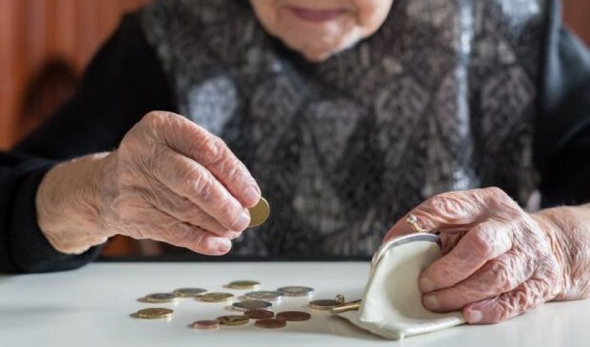 Minimum pensiya alanlar azalır, sosial müavinət alan yaşlılar artır