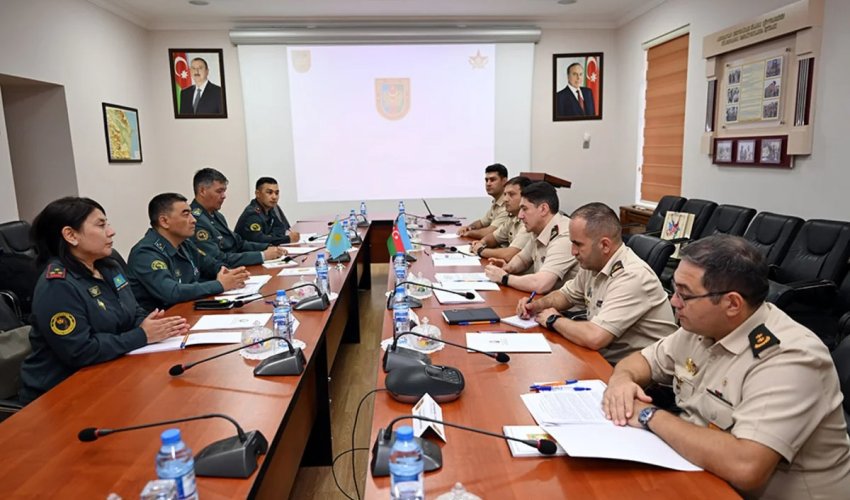Азербайджан и Казахстан обсудили перспективы военного сотрудничества