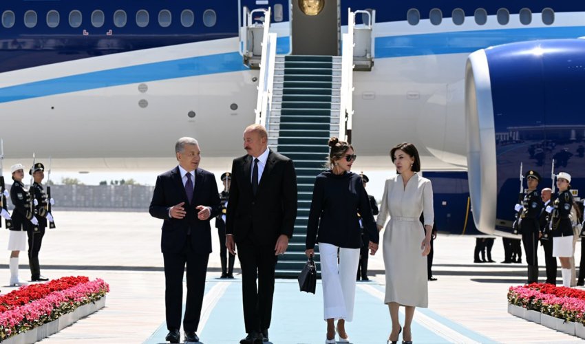 Prezident Daşkənddə Müstəqillik abidəsini ziyarət edib - Yenilənib