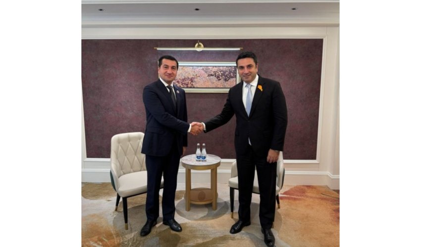 Hikmət Hacıyev və Alen Simonyan arasında görüş keçirilib