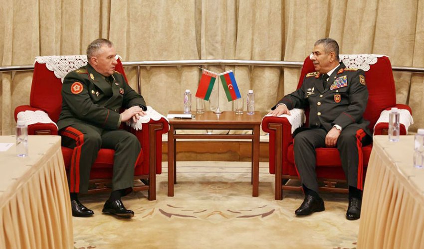 Azərbaycan və Belarus müdafiə nazirləri Pekində görüşüb