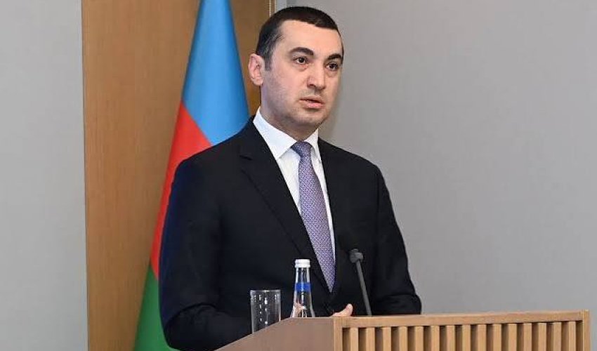 МИД Азербайджана осудил визовое предупреждение Франции