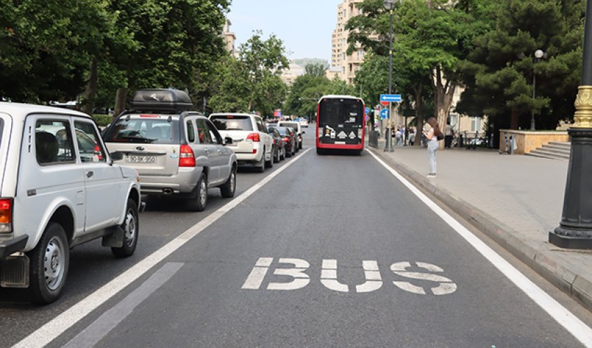 Daha iki küçədə avtobus zolağı salınır