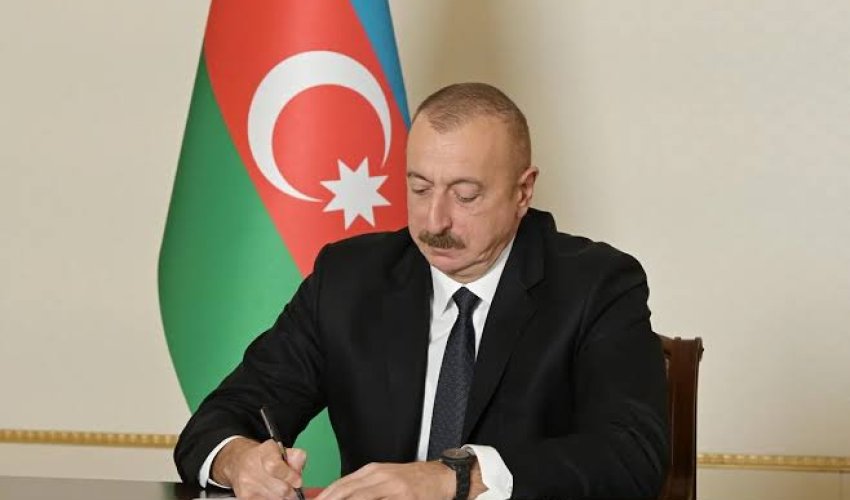 İlham Əliyev neft sənayesi işçilərini təltif edib