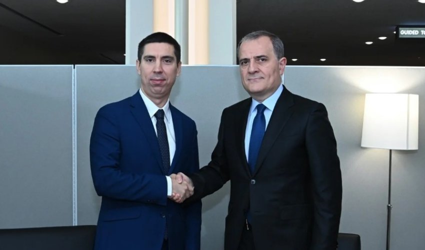 Ceyhun Bayramovla Moldovanın XİN rəhbəri görüşüb