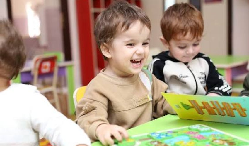 Bağçaya növbəsi çatan valideyndən 100 manat tələb olunur - İDDİA