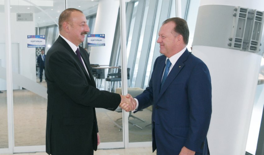 Алиев наградил Визера