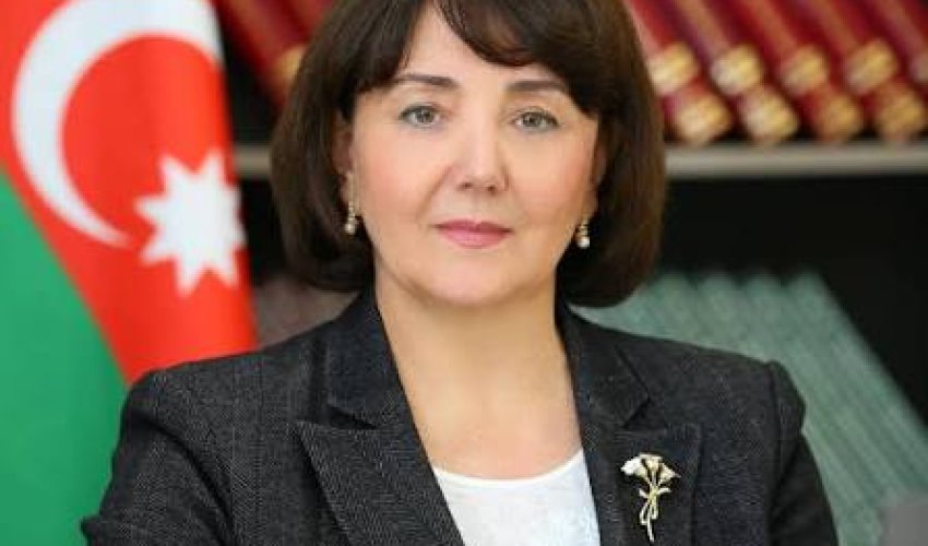 Adı mətbuatda hallanan lisey direktoru istefa verib