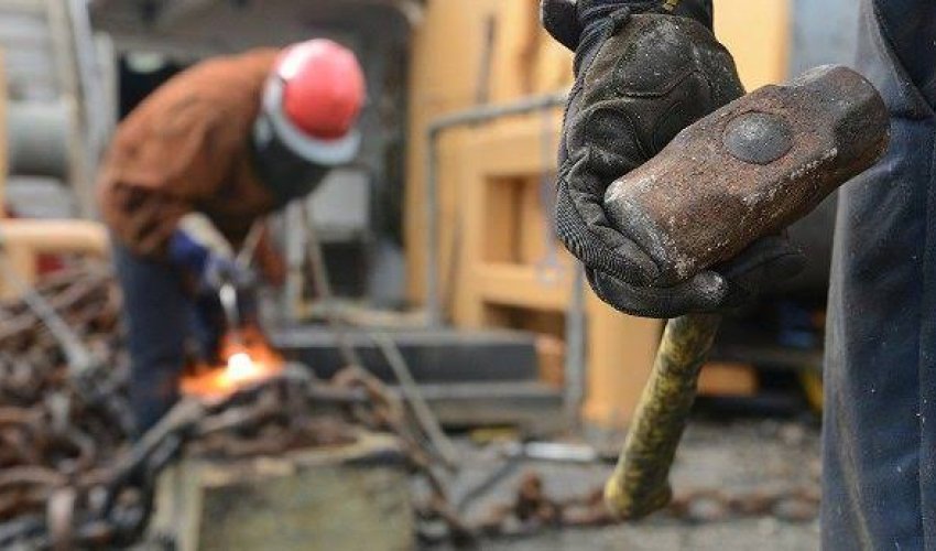 Ötən il istehsalat qəzalarında ölənlərin sayı açıqlanıb